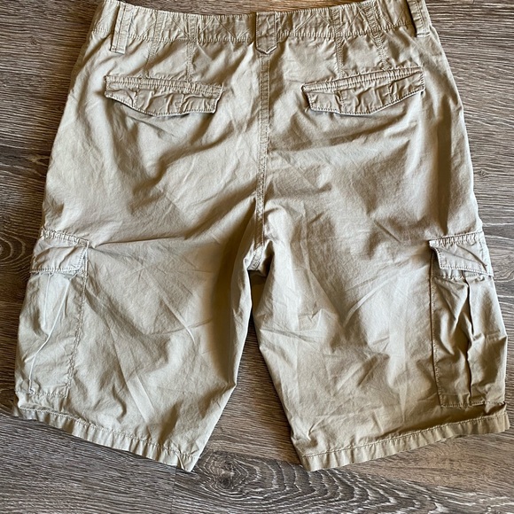 Banana Republic Cargo shorts Size 32 tan - Picture 4 of 4